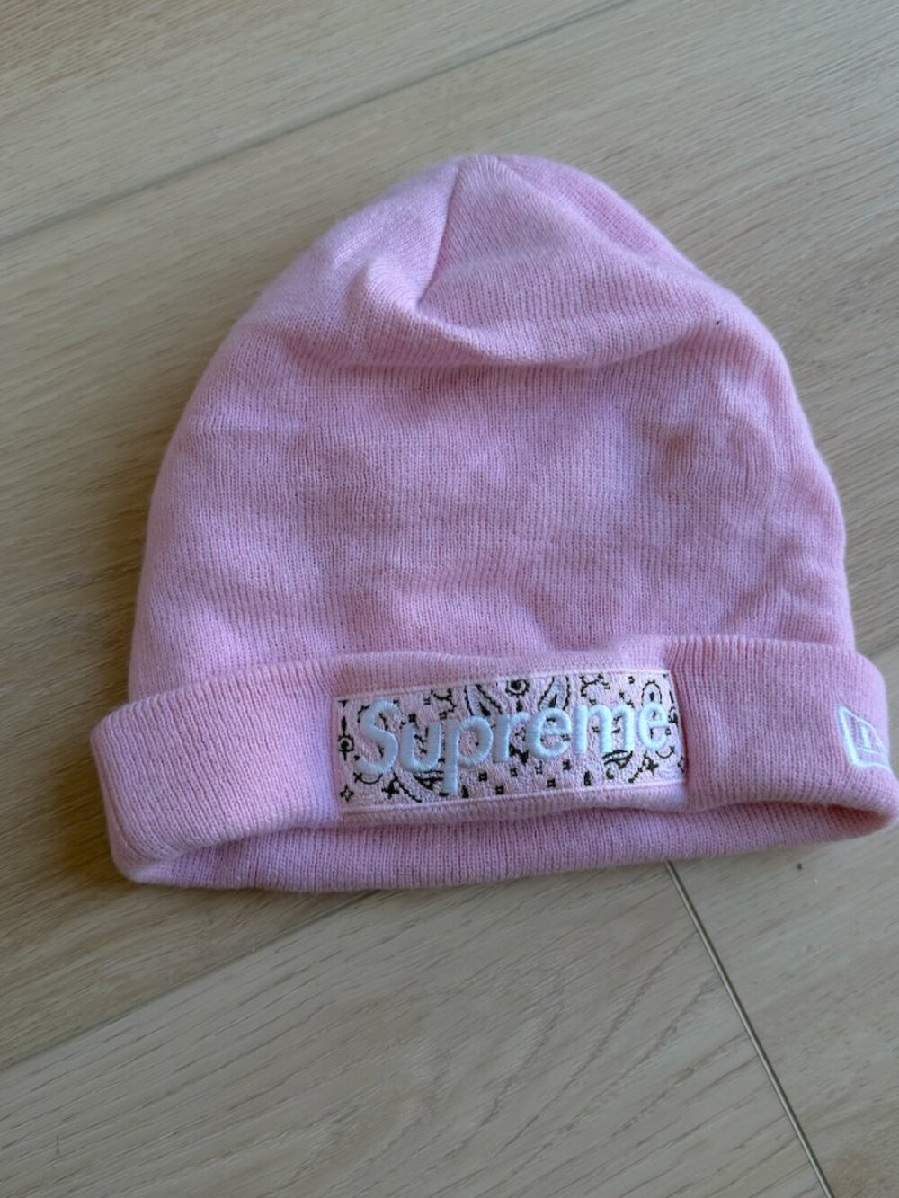 AUTHENTIC Pink SUPREME New Era Bandana Box Logo Beanie  - FW19